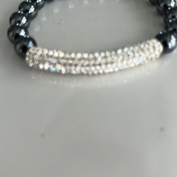 Black Pearl & Crystal Bracelet - Picture 2 of 5
